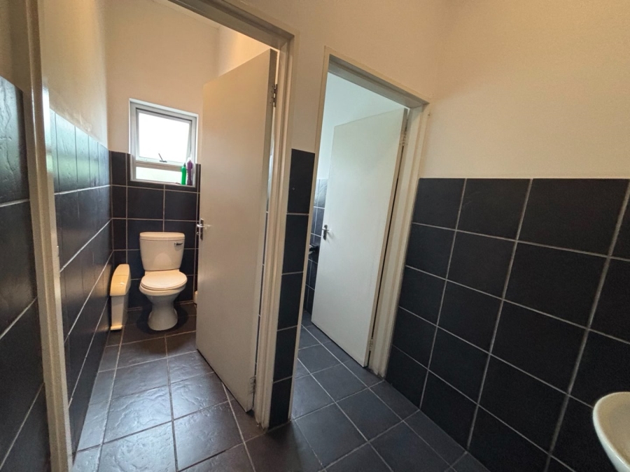 Commercial Property for Sale in Neave Industrial Eastern Cape